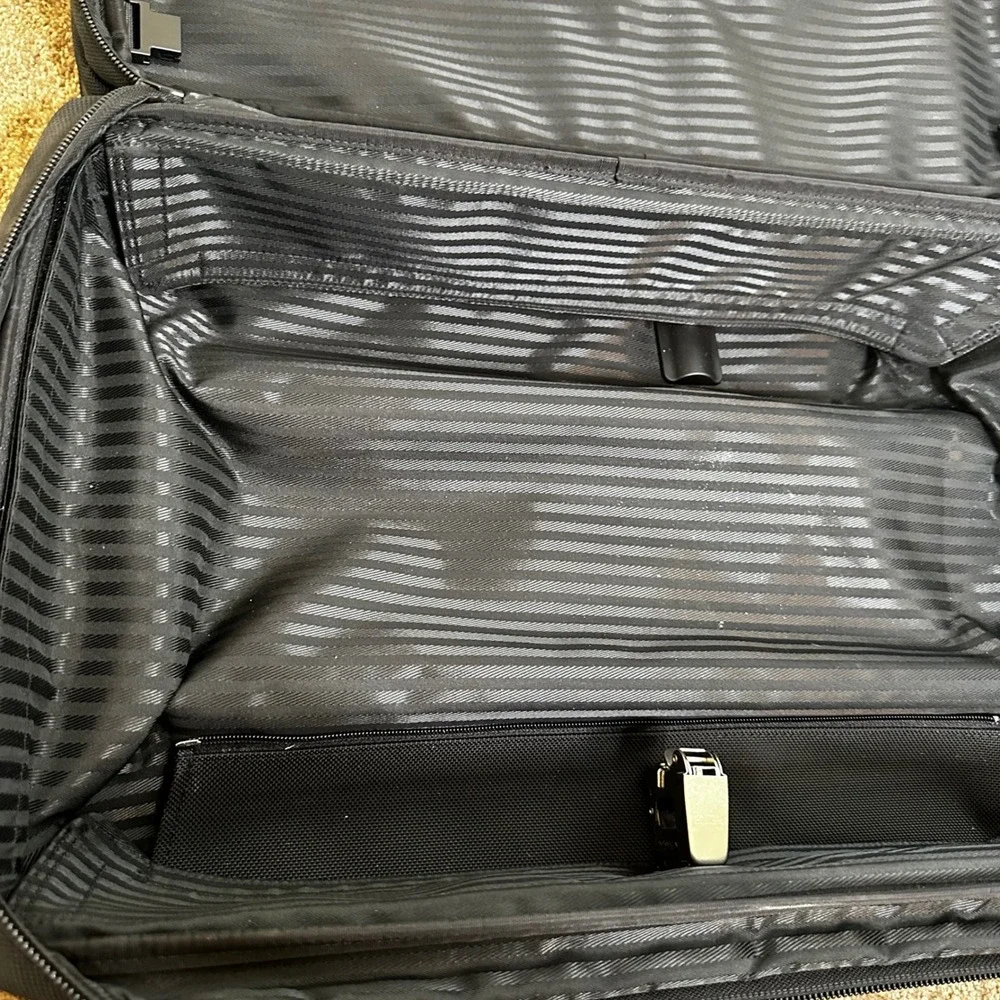 Tumi Alpha Black Ballistic Nylon 2-Wheel Carry-On Suitcase Luggage 2234D3